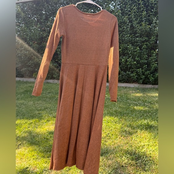 REB & J 220 Boutique Elegant Brown Long Sleeve Dress size Medium - Picture 4 of 10